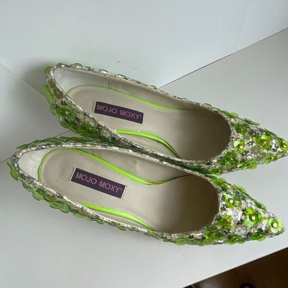 Mojo Moxy Floral Embroidered Fabric and Appliqué Heels 7 - Picture 6 of 11